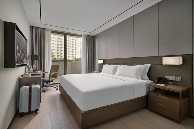 2 Bedrooms, Loft, Deluxe, Oakwood Premier Phnom Penh 3/4