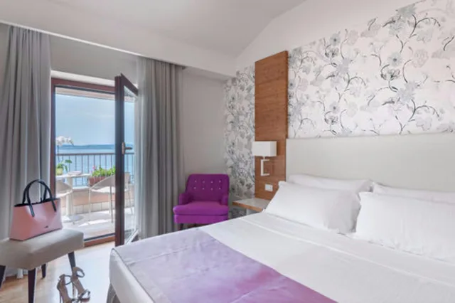 جناح جونيور بشرفة بإطلالة، Hotel Eden 1/7