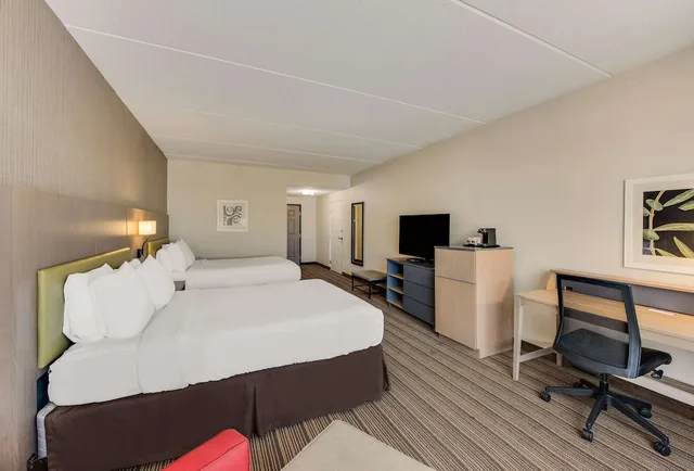 غرفة بسريرين كوين، Country Inn & Suites by Radisson, Findlay, OH 3/9