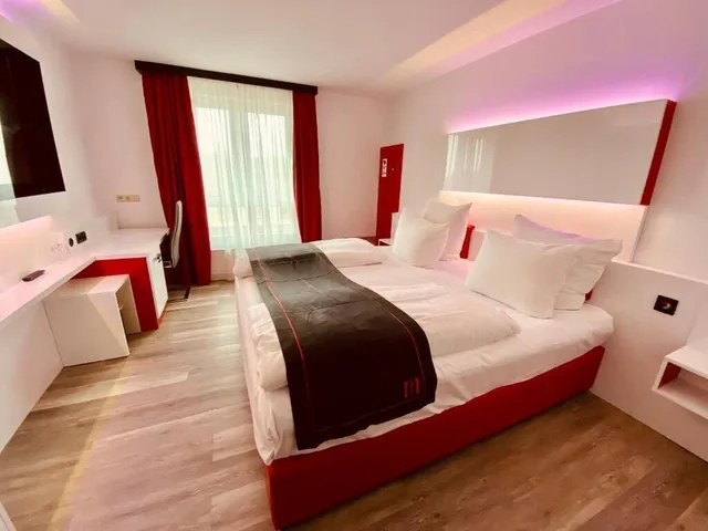 غرفة قياسية بسرير كوين، DORMERO Hotel Bretten 4/8