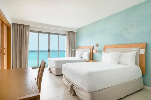 جناح بسريرين منفصلين بإطلالة على البحر، Iberostar Selection Cancun All Inclusive 1/4