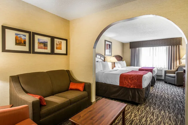 جناح بسريرين كوين بشرفة، Comfort Suites At Evergreen Parkway 4/6