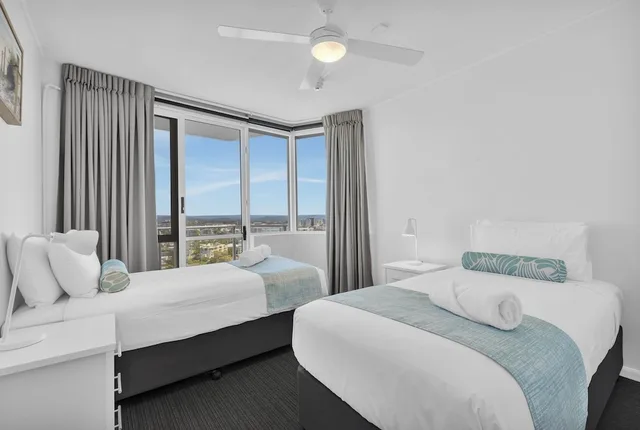 3 Bedrooms, Tower, Premium, 1 Queen and 3 Single Beds, Ocean View، Catalina Resort 2/10