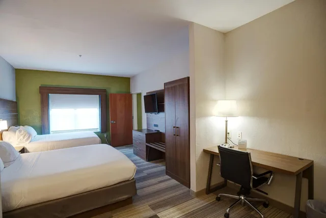 غرفة بسريرين كوين وسرير كوين، Holiday Inn Express La Plata 3/5