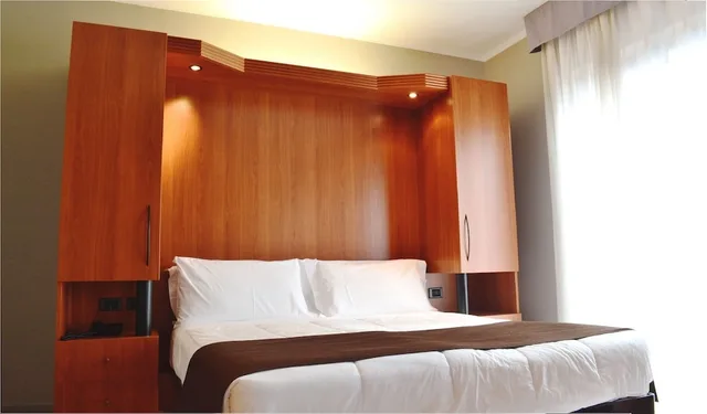 غرفة اقتصادية ثلاثية بثلاثة أسرّة، Hotel Colonne 1/6