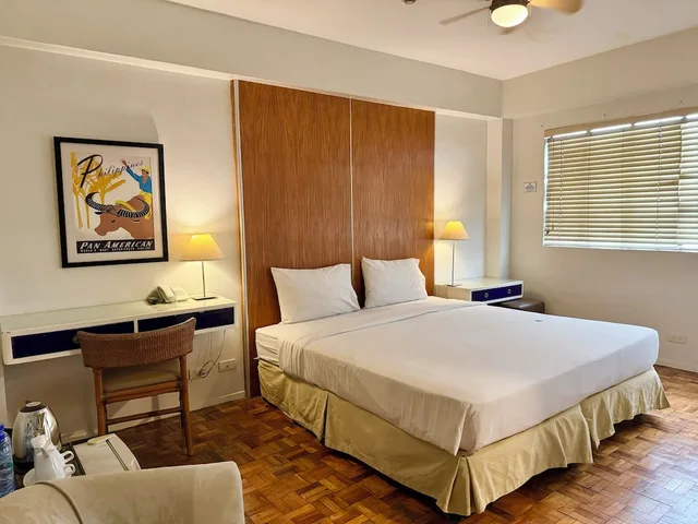 غرفة قياسية بسرير كوين، The Clipper Hotel 2/3