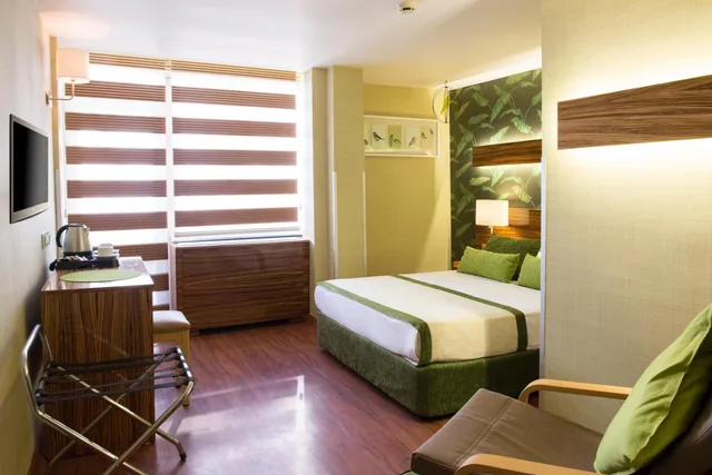 غرفة عائلية بسرير مزدوج وسريرين منفصلين، Hotel Buyuk Keban 1/1