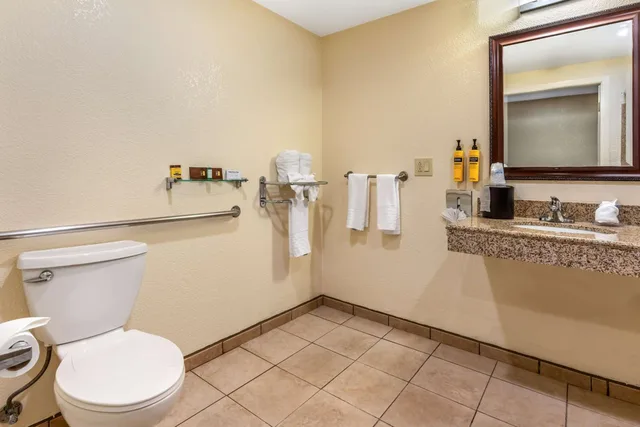 غرفة بسريرين كوين بشرفة للمدخنين، Best Western Plus Wine Country Inn & Suites 6/7