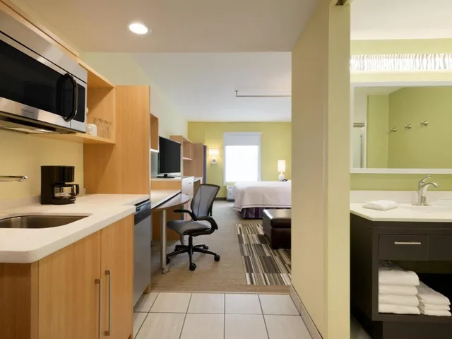 Pure, Wellness, Suite, King Bed, Accessible، Home2 Suites By Hilton Clarksville/Ft. Campbell 7/8