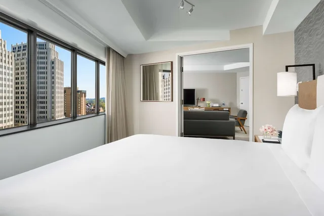 غرفة تنفيذية بسرير كينج بإطلالة على المدينة، Hyatt Regency Bethesda 2/5