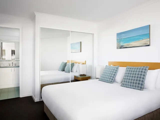 2 Bedrooms, Water View، Breakfree Grand Pacific Caloundra 2/4