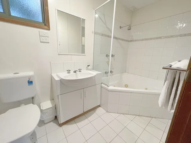 Spa, Family, Cabin, 1 Queen and 1 Bunk Bed، Breeze Holiday Parks Grampians 3/3