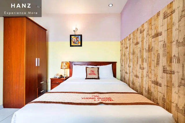 غرفة قياسية بسرير مزدوج بشرفة، Vuong Quang Hotel 1/1