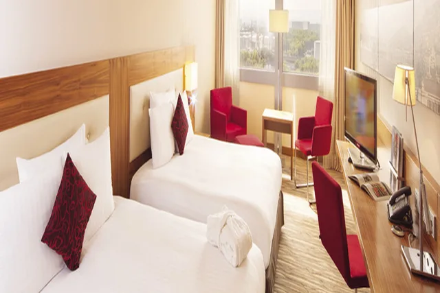 Deluxe, Triple, Movenpick Hotel Geneva 1/2
