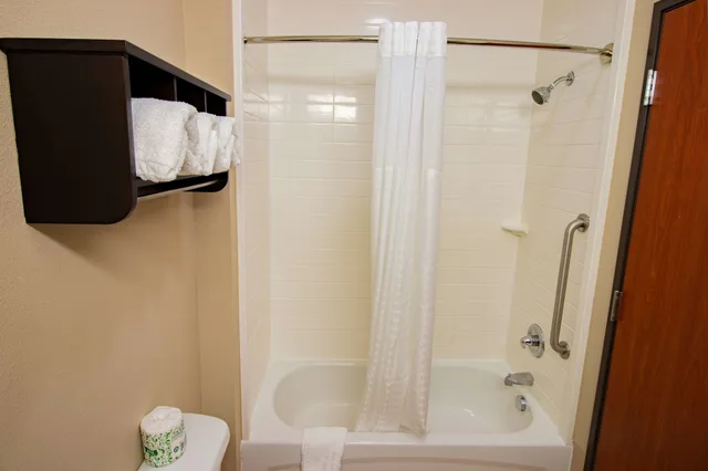 Standard, King Bed, Surestay Plus By Best Western Owasso Tulsa North 7/7