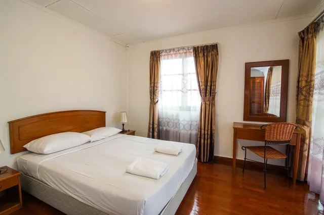 3 Bedrooms, Chalet, 2 Double and Twin Beds، Nongsa Point Marina Resort 3/10