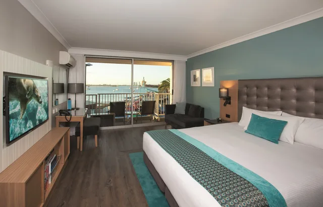 Water View King Room + Entry to 4 Theme Parks، SEA WORLD RESORT 2/5