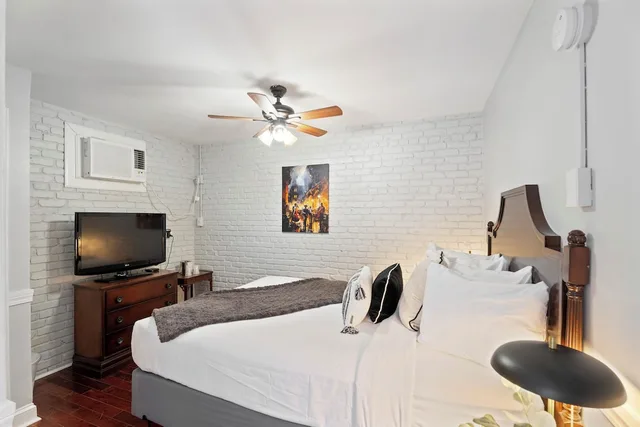 غرفة أساسية بسرير مزدوج، Hotel St Pierre French Quarter 9/10