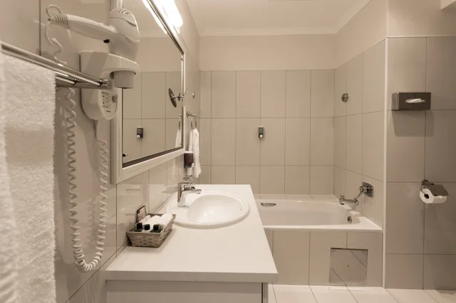 غرفة قياسية ثلاثية، Hansa Hotel 3/3
