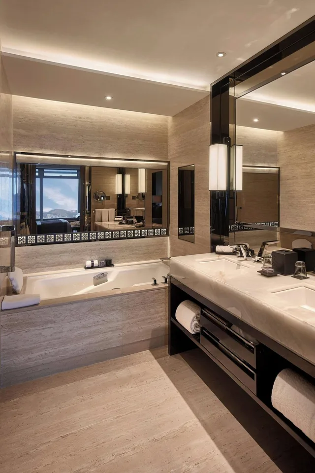 غرفة ديلوكس بسرير مزدوج بإطلالة على المدينة، The Ritz Carlton Hong Kong 4/4