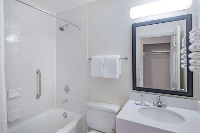 جناح بسريرين كوين، Travelodge by Wyndham Fort St John 3/4