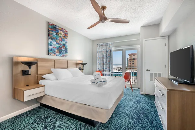 Studio, Queen Bed, Partial Ocean View, Coconut Palms Beach Resort II 1/7