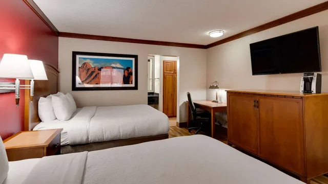 غرفة قياسية بسريرين كوين، Best Western Plus Greenwell Inn 8/10