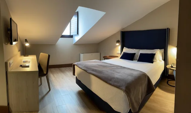 Room, Single, Attic، Maria Cristina Hotel 8/10