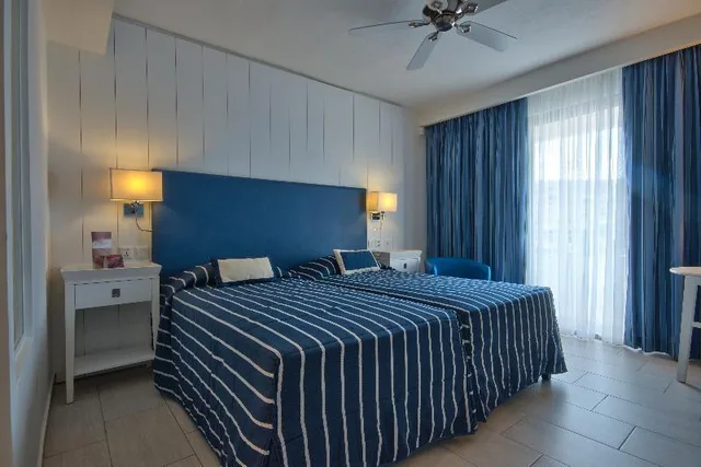 Room, Single, Twin Beds, Inland View، db Seabank Resort and Spa 1/1