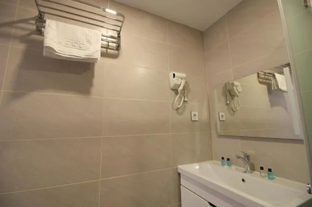 Panoramic, Queen Bed, Zamzam Hotel 3/3