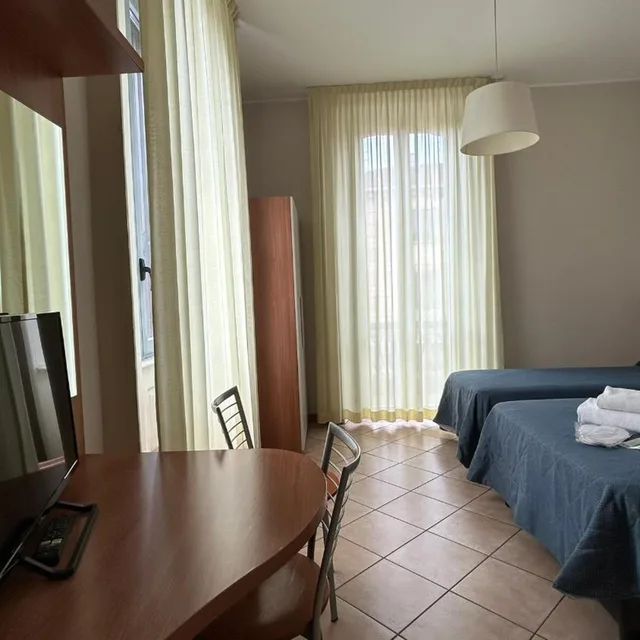 غرفة بسريرين منفصلين، Albergo Salerno 2/5