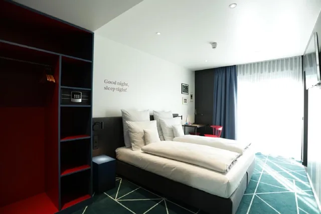 Standard, King Bed, Accessible, Sander Hotel 1/2
