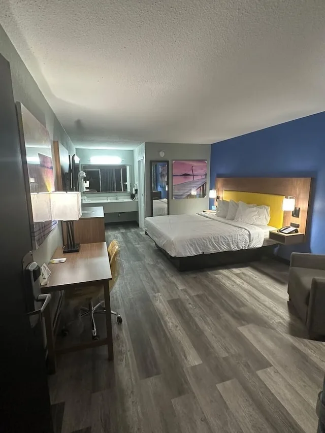 جناح بسرير كينج، Days Inn By Wyndham Jennings 1/3