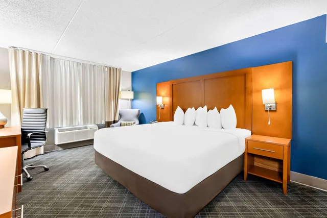 غرفة بسرير كينج، Comfort Inn & Suites Nashville Near Tanger Outlets I-24 Antioch 2/8