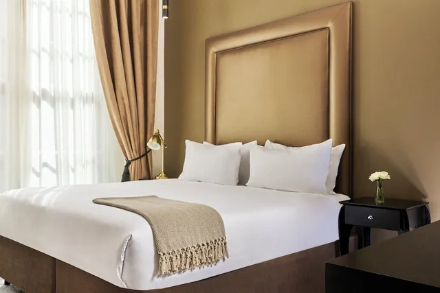 غرفة كلاسيكية ديلوكس بسرير كوين، Fraser Suites Edinburgh 3/6