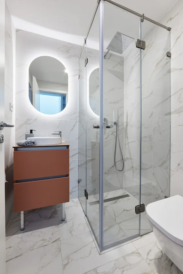 جناح بسرير كوين، The Amberlyn Suite Hotel 5/7