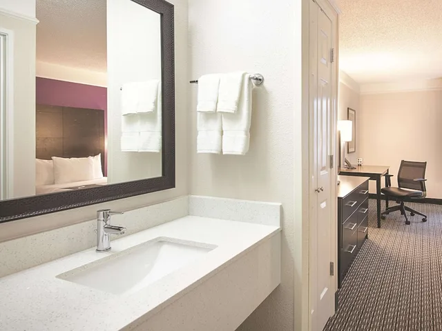 غرفة بسريرين مزدوجين، La Quinta Inn & Suites by Wyndham Austin Round Rock 8/9