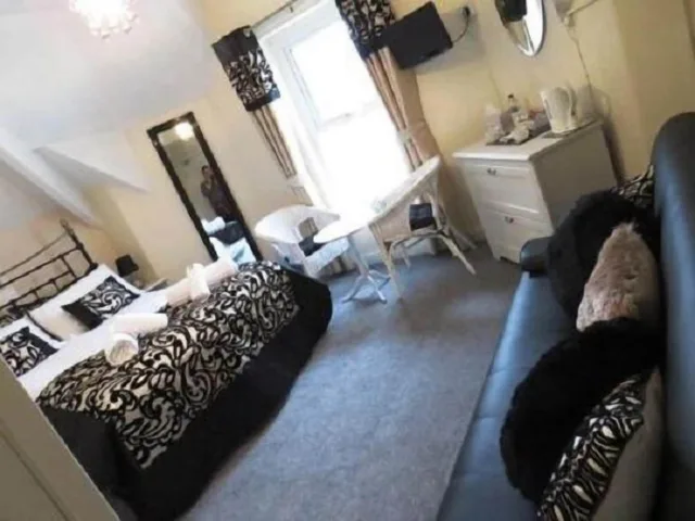 غرفة ديلوكس بسرير كوين، The Heidi Bed and Breakfast 1/1