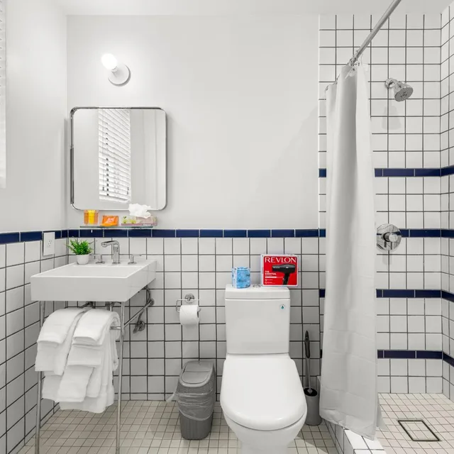 استوديو بسرير كينج مع أريكة، Bluebird Suites at The Apex Miami 5/6