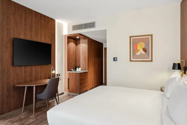 غرفة ديلوكس بسرير كينج، DoubleTree by Hilton Addis Ababa Airport 2/2