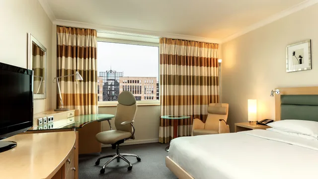 غرفة قياسية بسرير كوين، Hilton Duesseldorf 8/10