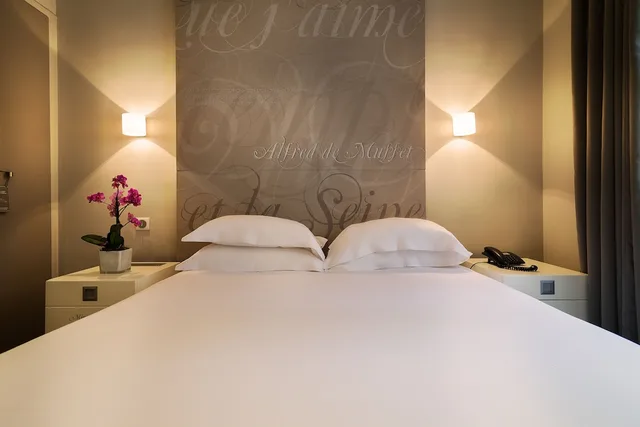غرفة سوبيريور بسرير كوين، Hotel Chambellan Morgane 4/6