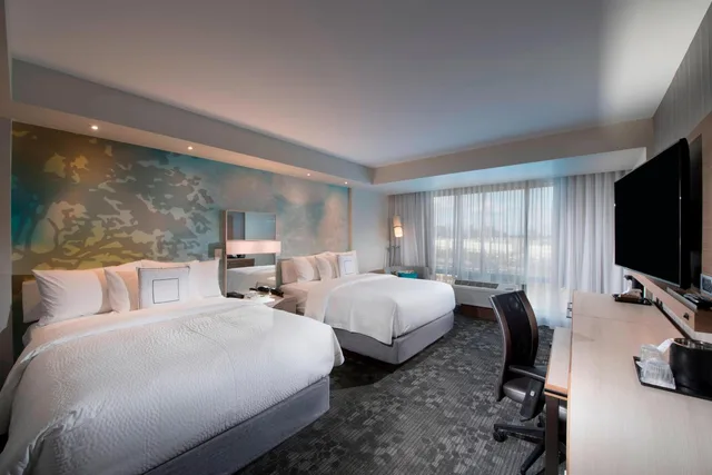 غرفة بسريرين كوين، Courtyard Atlanta Alpharetta Avalon Area 4/10