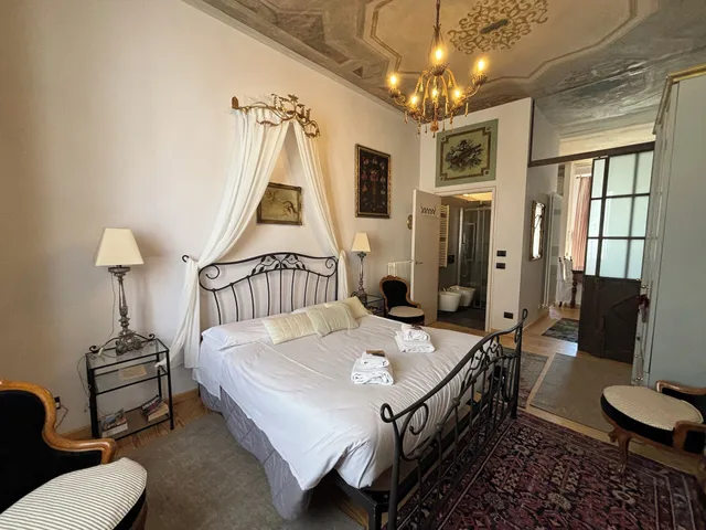 Apartment, House, Queen Bed, 2 Sofa, Kitchenette, Verona Journeys 3/10