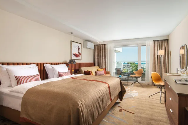 غرفة ديلوكس بسريرين منفصلين بإطلالة على البحر، AMELIA HOTEL 1/5