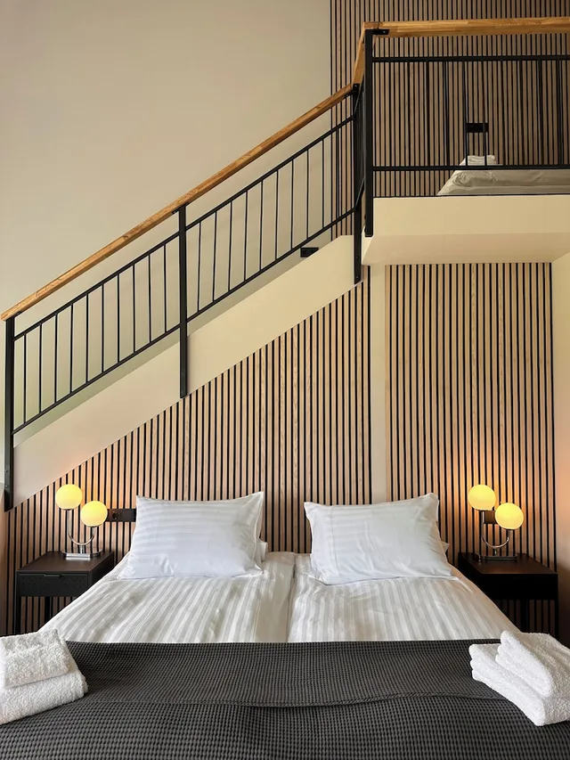 غرفة عائلية رباعية بسرير مزدوج وسريرين منفصلين، Hotel Vik 3/10