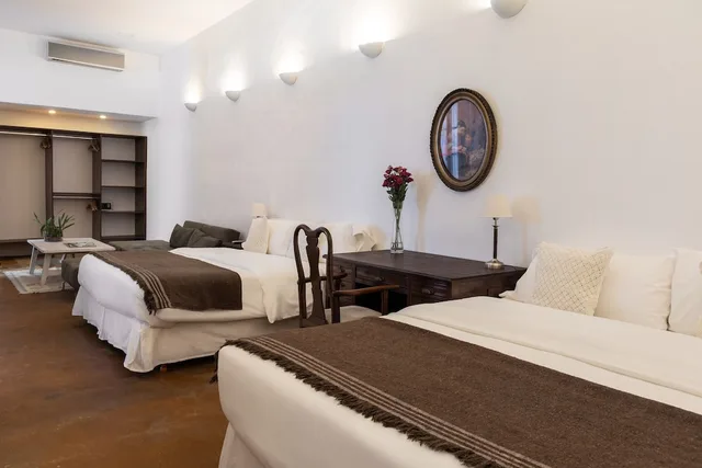 Luxury, Villa, 2 King Beds, Sofa, Hotel del Casco 2/3