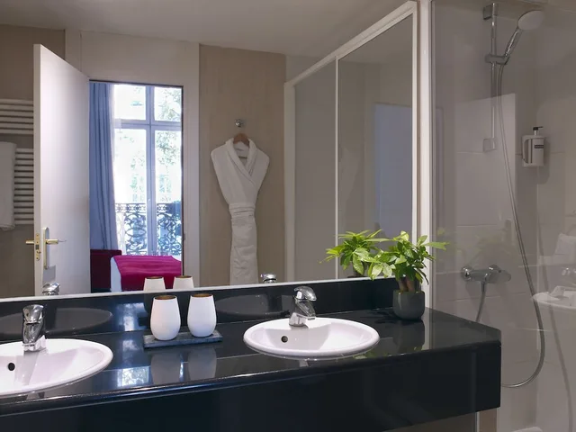 Junior Suite, King Bed, Hotel Paris Opera Managed By Melia 2/2