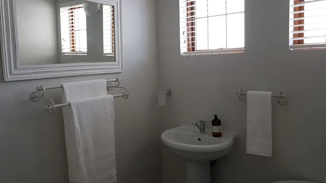 3 Bedrooms, Classic, House, Queen and Twin Beds, Ocean View, Garden Area, Normandie On Sea 3/3