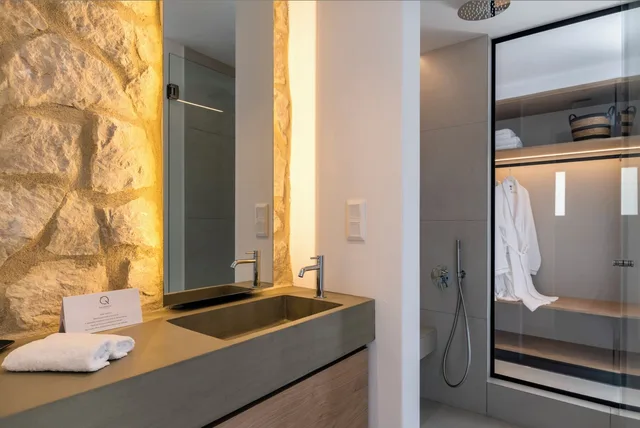 Junior Suite, King Bed, Private Pool, Quartano Suites by Heliessa 3/3